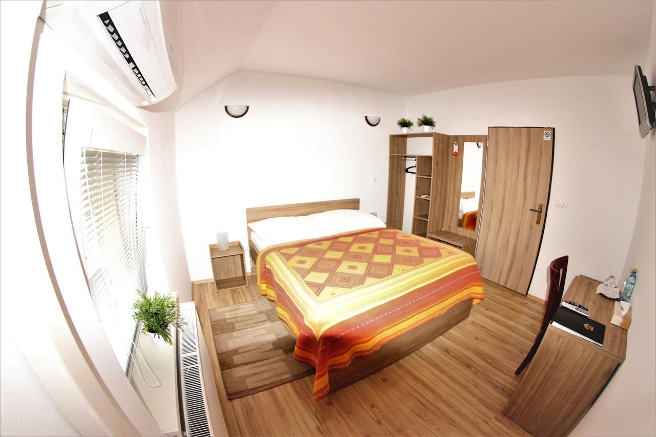 Hotel Vinarsky Dom Pezinok Exteriér fotografie